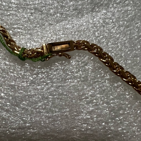 18 K Gold plated Great Quality with unusual CZ Necklace NWT in original box - Picture 9 of 16